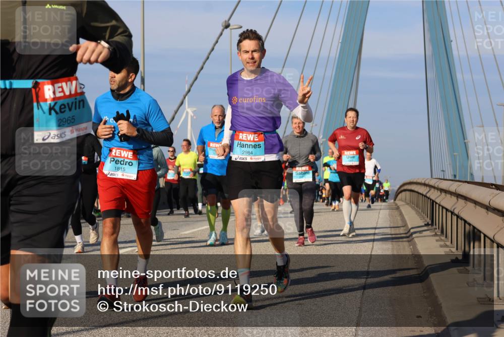 03.10.2025 - Köhlbrandbrückenlauf Strokosch-Dieckow http://msf.ph/oto/9119250 03.10.2025 09:53:03 Position 2 2965, 1815, 2984 meine-sportfotos.de