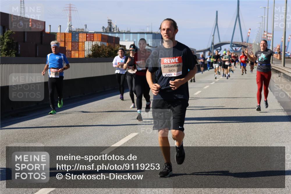 03.10.2025 - Köhlbrandbrückenlauf Strokosch-Dieckow http://msf.ph/oto/9119253 03.10.2025 12:56:38 Position 3 5426 meine-sportfotos.de