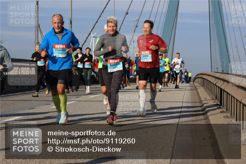 03.10.2025 - Köhlbrandbrückenlauf Strokosch-Dieckow http://msf.ph/oto/9119260 03.10.2025 09:53:05 Position 2 3676, 2421, 1883 meine-sportfotos.de