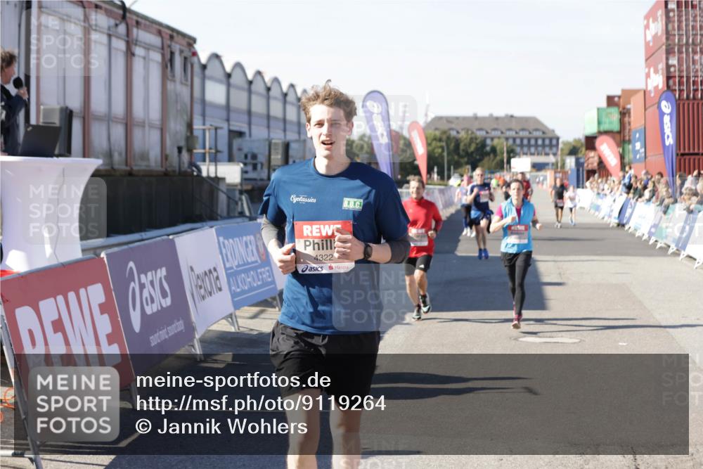 03.10.2025 - Köhlbrandbrückenlauf Jannik Wohlers http://msf.ph/oto/9119264 03.10.2025 13:03:48 Ziel 4063, 4274, 4322, 4422, 5414, 5639, 5799, 6025, 6341, 6706 meine-sportfotos.de