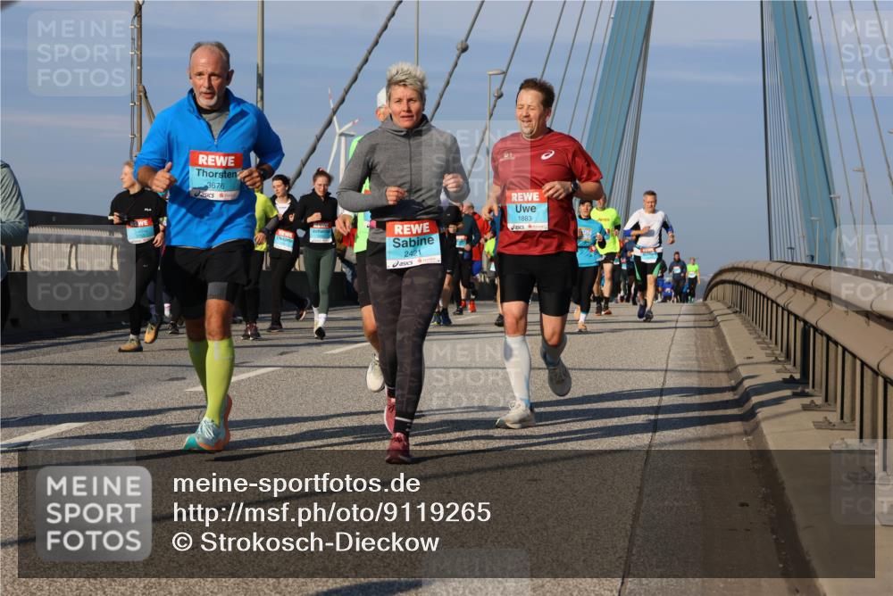 03.10.2025 - Köhlbrandbrückenlauf Strokosch-Dieckow http://msf.ph/oto/9119265 03.10.2025 09:53:05 Position 2 3676, 2421, 1883 meine-sportfotos.de