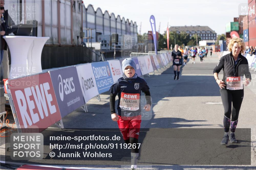 03.10.2025 - Köhlbrandbrückenlauf Jannik Wohlers http://msf.ph/oto/9119267 03.10.2025 13:34:51 Ziel 4112, 4498, 4767, 5227, 5465, 6196, 6357, 6434 meine-sportfotos.de
