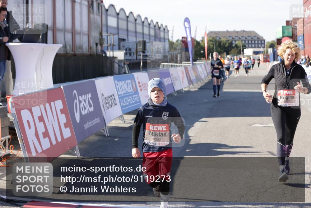 03.10.2025 - Köhlbrandbrückenlauf Jannik Wohlers http://msf.ph/oto/9119273 03.10.2025 13:34:51 Ziel 4112, 4498, 4767, 5227, 5465, 6196, 6357, 6434 meine-sportfotos.de