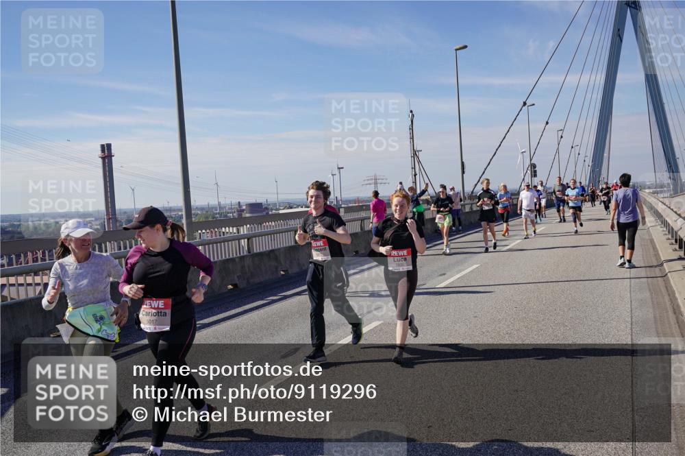 03.10.2025 - Köhlbrandbrückenlauf Michael Burmester http://msf.ph/oto/9119296 03.10.2025 13:00:35 Position 2 5017 meine-sportfotos.de