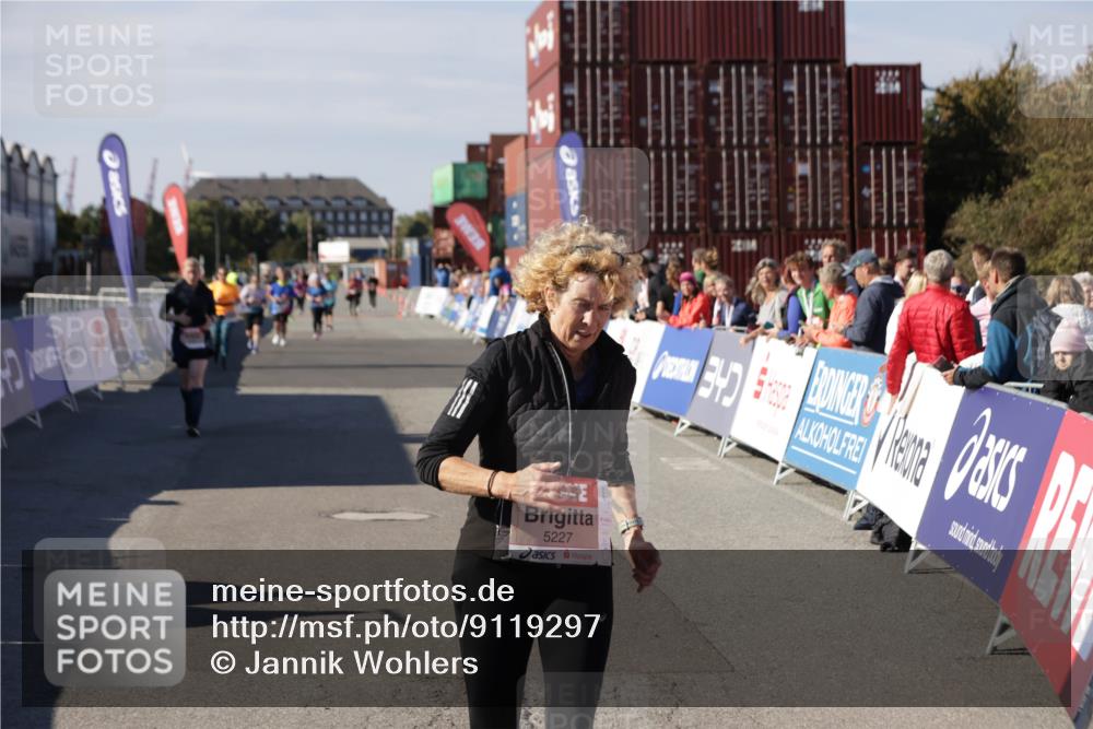 03.10.2025 - Köhlbrandbrückenlauf Jannik Wohlers http://msf.ph/oto/9119297 03.10.2025 13:34:53 Ziel 4112, 4498, 4767, 5227, 6196, 6357, 6434 meine-sportfotos.de