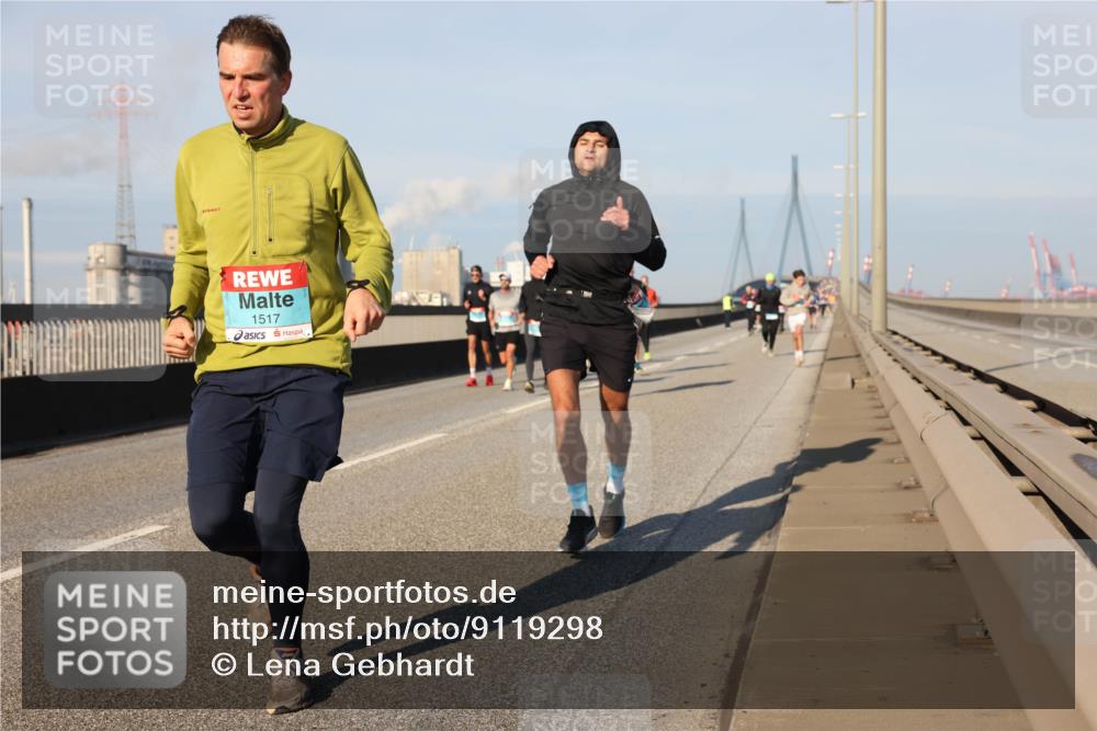03.10.2025 - Köhlbrandbrückenlauf Lena Gebhardt http://msf.ph/oto/9119298 03.10.2025 09:45:15 Position 2 1517 meine-sportfotos.de