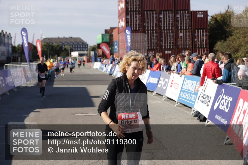 03.10.2025 - Köhlbrandbrückenlauf Jannik Wohlers http://msf.ph/oto/9119300 03.10.2025 13:34:53 Ziel 4112, 4498, 4767, 5227, 6196, 6357, 6434 meine-sportfotos.de