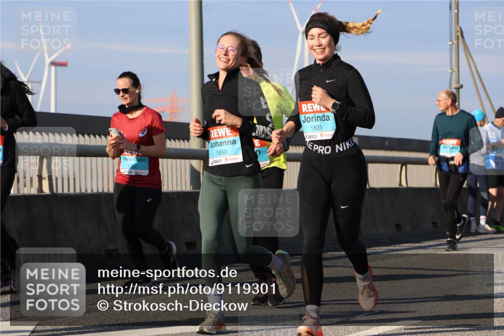 03.10.2025 - Köhlbrandbrückenlauf Strokosch-Dieckow http://msf.ph/oto/9119301 03.10.2025 09:53:10 Position 2 1920, 1850, 1835 meine-sportfotos.de