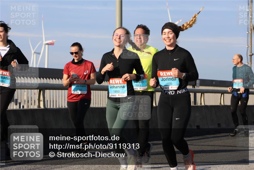 03.10.2025 - Köhlbrandbrückenlauf Strokosch-Dieckow http://msf.ph/oto/9119313 03.10.2025 09:53:10 Position 2 484, 1920, 1850, 1663, 1835 meine-sportfotos.de