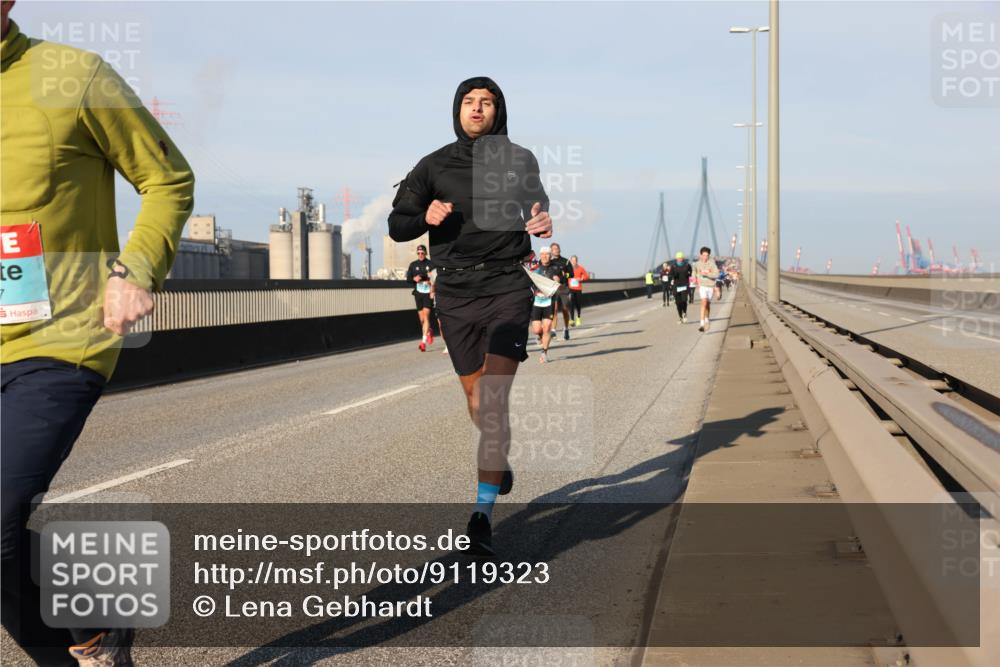 03.10.2025 - Köhlbrandbrückenlauf Lena Gebhardt http://msf.ph/oto/9119323 03.10.2025 09:45:15 Position 2 7 meine-sportfotos.de