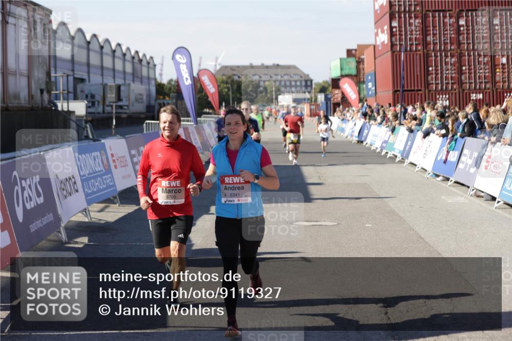 03.10.2025 - Köhlbrandbrückenlauf Jannik Wohlers http://msf.ph/oto/9119327 03.10.2025 13:03:51 Ziel 4063, 4127, 4274, 4322, 5098, 5414, 5447, 5639, 6315, 6341, 6706 meine-sportfotos.de