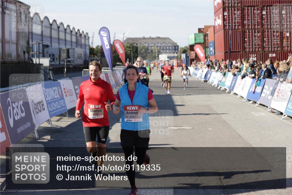 03.10.2025 - Köhlbrandbrückenlauf Jannik Wohlers http://msf.ph/oto/9119335 03.10.2025 13:03:51 Ziel 4063, 4127, 4274, 4322, 5098, 5414, 5447, 5639, 6315, 6341, 6706 meine-sportfotos.de
