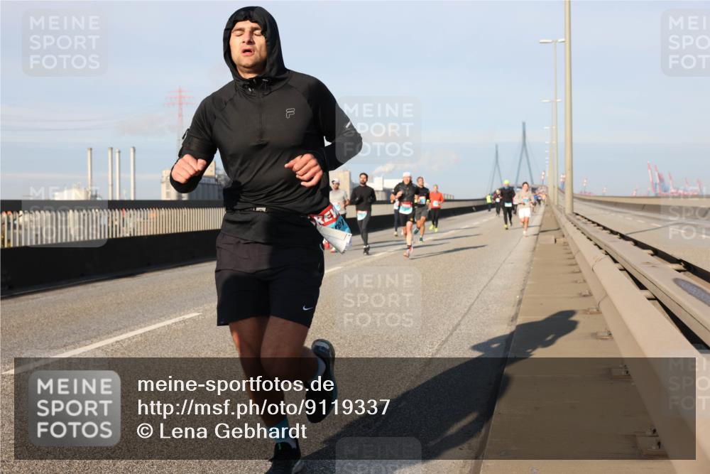 03.10.2025 - Köhlbrandbrückenlauf Lena Gebhardt http://msf.ph/oto/9119337 03.10.2025 09:45:16 Position 2  meine-sportfotos.de