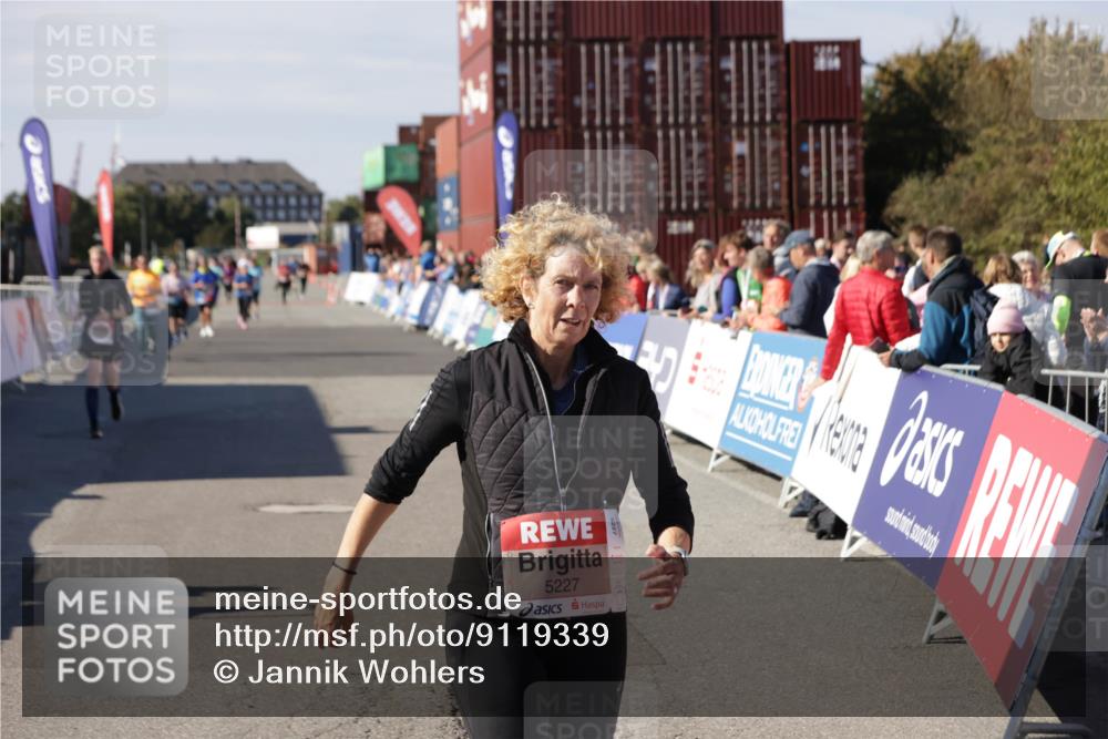 03.10.2025 - Köhlbrandbrückenlauf Jannik Wohlers http://msf.ph/oto/9119339 03.10.2025 13:34:53 Ziel 4112, 4498, 4767, 5227, 6196, 6357, 6434 meine-sportfotos.de