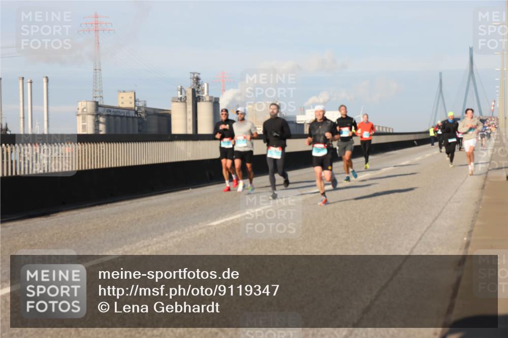 03.10.2025 - Köhlbrandbrückenlauf Lena Gebhardt http://msf.ph/oto/9119347 03.10.2025 09:45:16 Position 2  meine-sportfotos.de