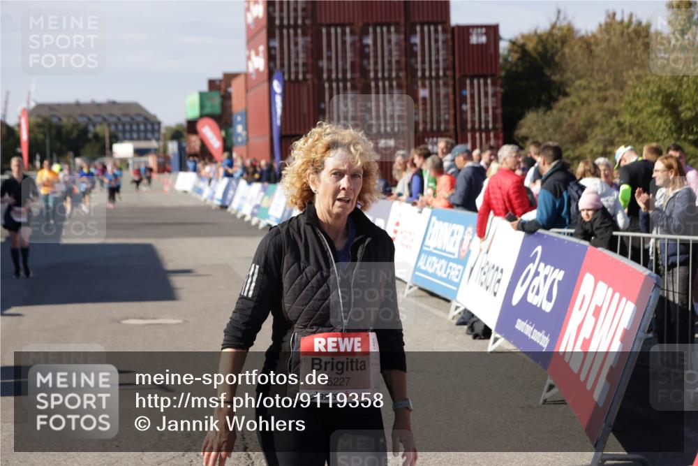 03.10.2025 - Köhlbrandbrückenlauf Jannik Wohlers http://msf.ph/oto/9119358 03.10.2025 13:34:53 Ziel 4112, 4498, 4767, 5227, 6196, 6357, 6434 meine-sportfotos.de