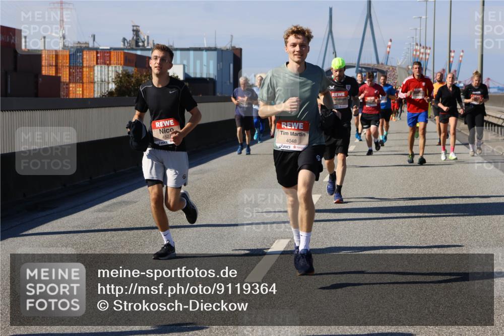 03.10.2025 - Köhlbrandbrückenlauf Strokosch-Dieckow http://msf.ph/oto/9119364 03.10.2025 12:56:50 Position 3 4527, 4048, 5147 meine-sportfotos.de