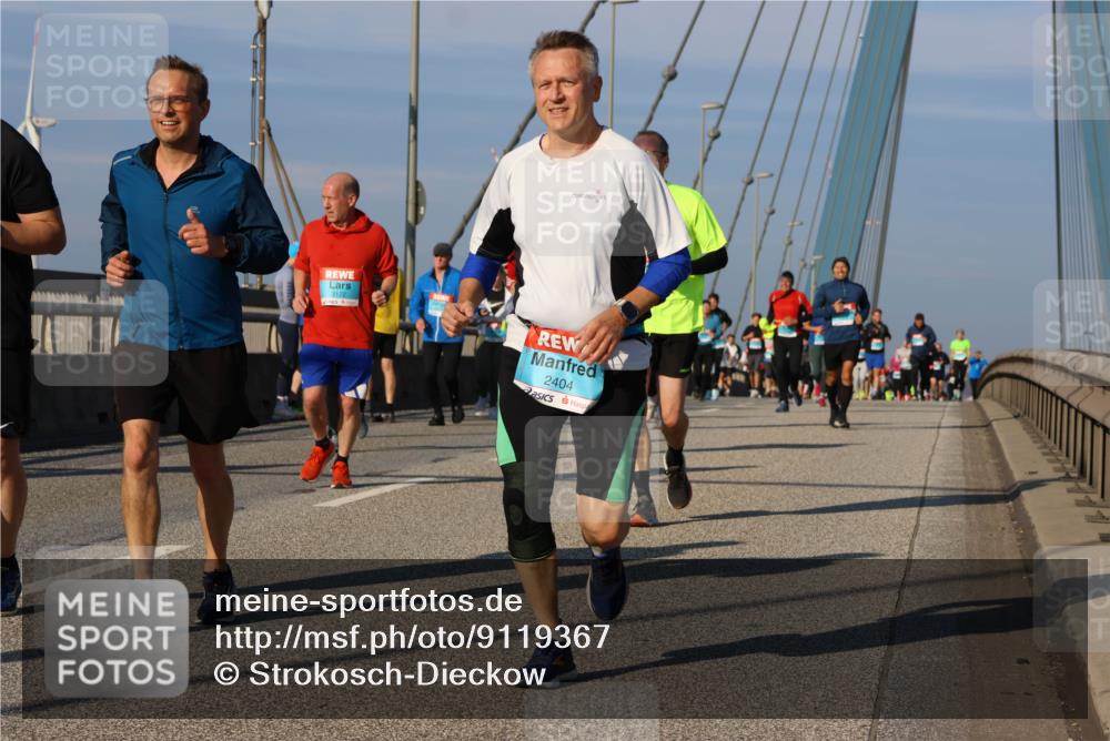 03.10.2025 - Köhlbrandbrückenlauf Strokosch-Dieckow http://msf.ph/oto/9119367 03.10.2025 09:53:13 Position 2 3172, 2404 meine-sportfotos.de