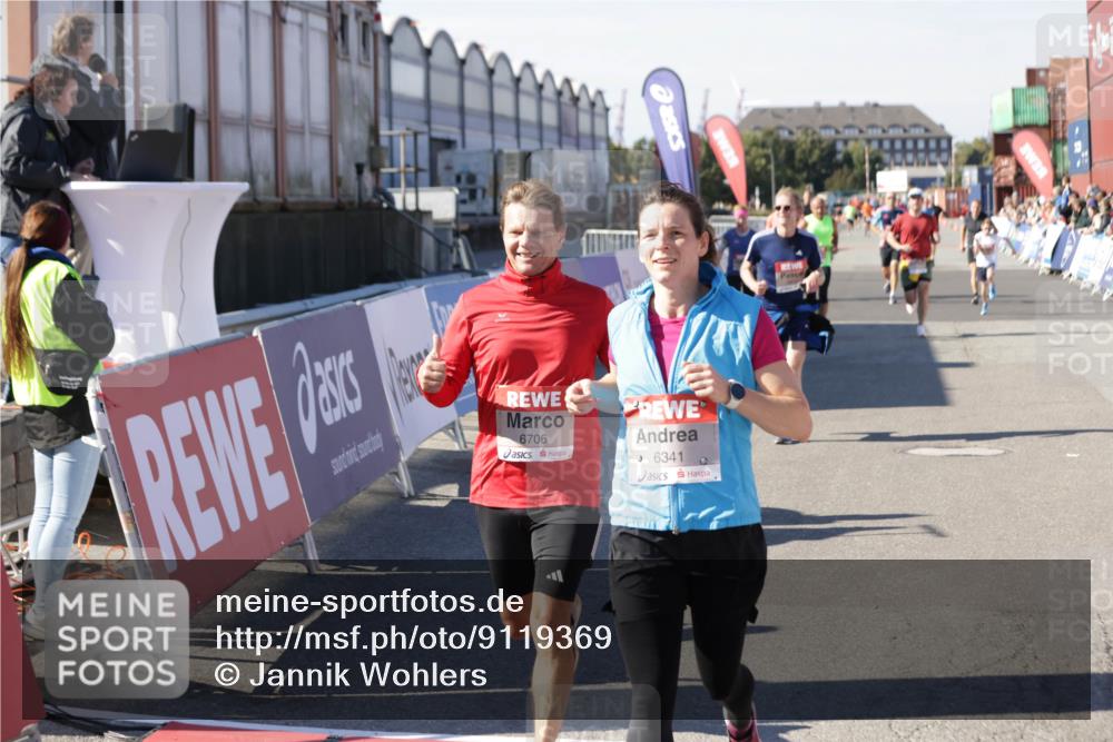 03.10.2025 - Köhlbrandbrückenlauf Jannik Wohlers http://msf.ph/oto/9119369 03.10.2025 13:03:51 Ziel 4063, 4127, 4274, 4322, 5098, 5414, 5447, 5639, 6315, 6341, 6706 meine-sportfotos.de