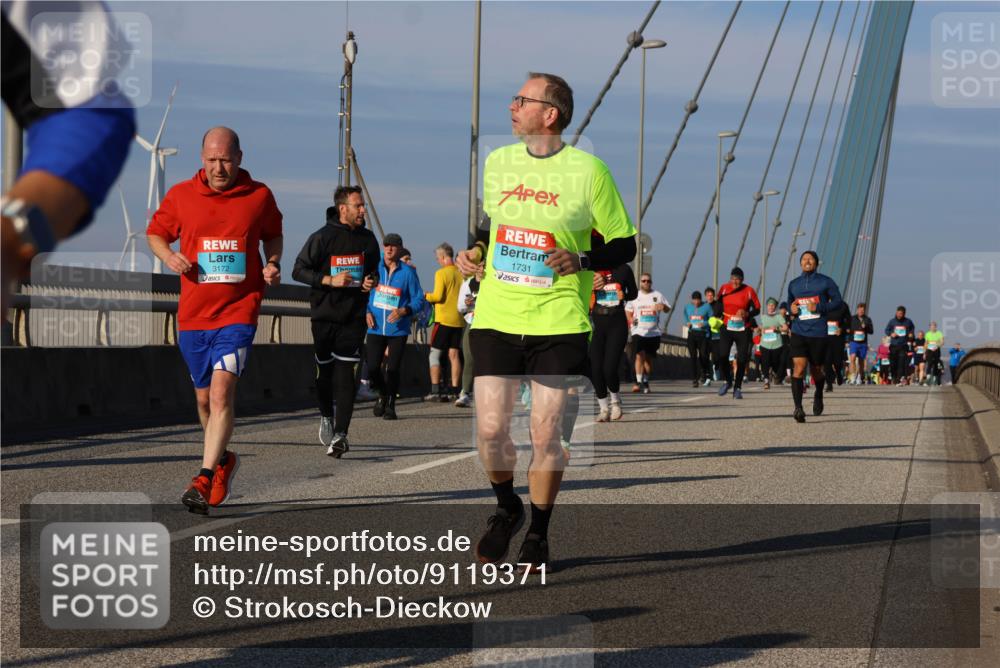 03.10.2025 - Köhlbrandbrückenlauf Strokosch-Dieckow http://msf.ph/oto/9119371 03.10.2025 09:53:15 Position 2 3172, 1731 meine-sportfotos.de