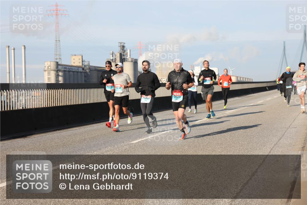 03.10.2025 - Köhlbrandbrückenlauf Lena Gebhardt http://msf.ph/oto/9119374 03.10.2025 09:45:17 Position 2  meine-sportfotos.de