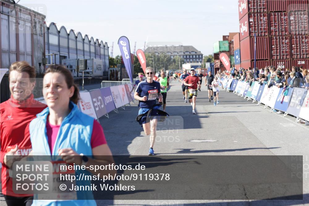 03.10.2025 - Köhlbrandbrückenlauf Jannik Wohlers http://msf.ph/oto/9119378 03.10.2025 13:03:52 Ziel 4063, 4127, 4274, 4322, 4349, 5098, 5414, 5447, 5639, 5950, 6315, 6341, 6392, 6706 meine-sportfotos.de