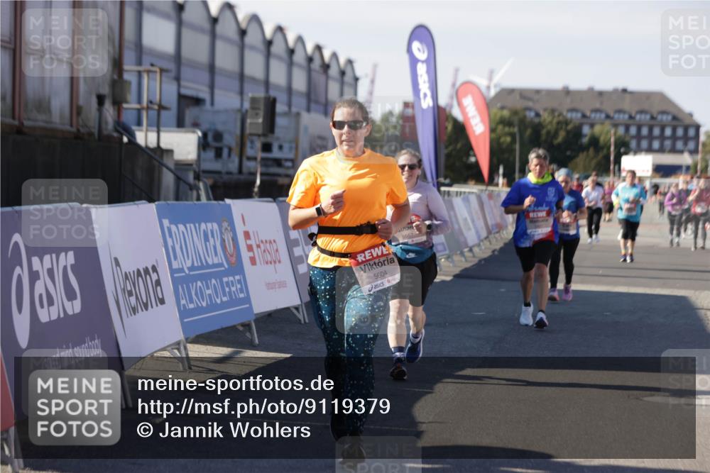 03.10.2025 - Köhlbrandbrückenlauf Jannik Wohlers http://msf.ph/oto/9119379 03.10.2025 13:35:03 Ziel 5427, 5557, 5604, 6265, 6434 meine-sportfotos.de