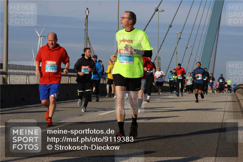 03.10.2025 - Köhlbrandbrückenlauf Strokosch-Dieckow http://msf.ph/oto/9119383 03.10.2025 09:53:15 Position 2 3172, 1731 meine-sportfotos.de