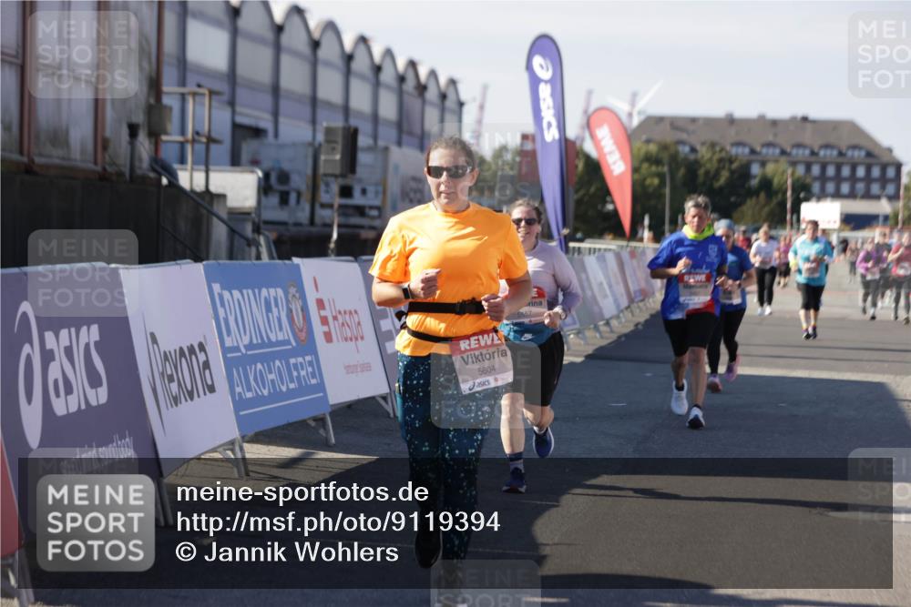 03.10.2025 - Köhlbrandbrückenlauf Jannik Wohlers http://msf.ph/oto/9119394 03.10.2025 13:35:03 Ziel 5427, 5557, 5604, 6265, 6434 meine-sportfotos.de
