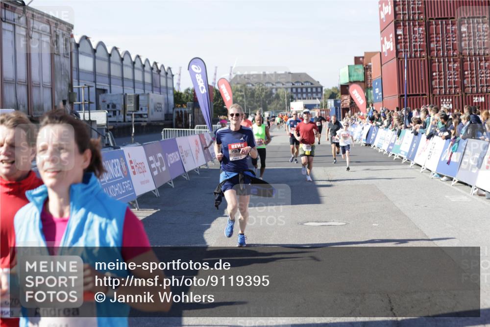 03.10.2025 - Köhlbrandbrückenlauf Jannik Wohlers http://msf.ph/oto/9119395 03.10.2025 13:03:52 Ziel 4063, 4127, 4274, 4322, 4349, 5098, 5414, 5447, 5639, 5950, 6315, 6341, 6392, 6706 meine-sportfotos.de