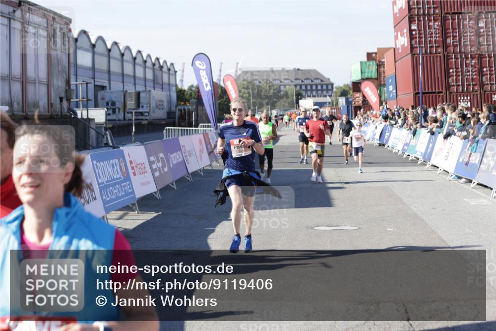 03.10.2025 - Köhlbrandbrückenlauf Jannik Wohlers http://msf.ph/oto/9119406 03.10.2025 13:03:52 Ziel 4063, 4127, 4274, 4322, 4349, 5098, 5414, 5447, 5639, 5950, 6315, 6341, 6392, 6706 meine-sportfotos.de