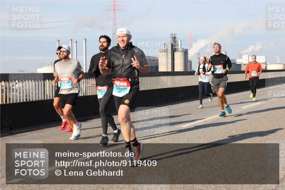 03.10.2025 - Köhlbrandbrückenlauf Lena Gebhardt http://msf.ph/oto/9119409 03.10.2025 09:45:18 Position 2 1071 meine-sportfotos.de