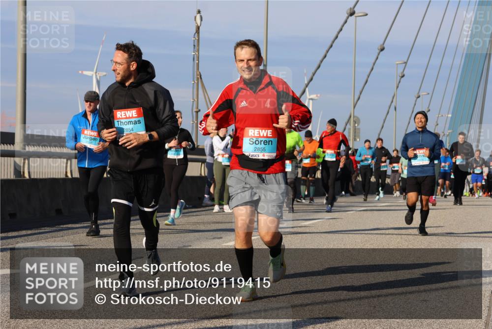 03.10.2025 - Köhlbrandbrückenlauf Strokosch-Dieckow http://msf.ph/oto/9119415 03.10.2025 09:53:18 Position 2 2854, 2855 meine-sportfotos.de