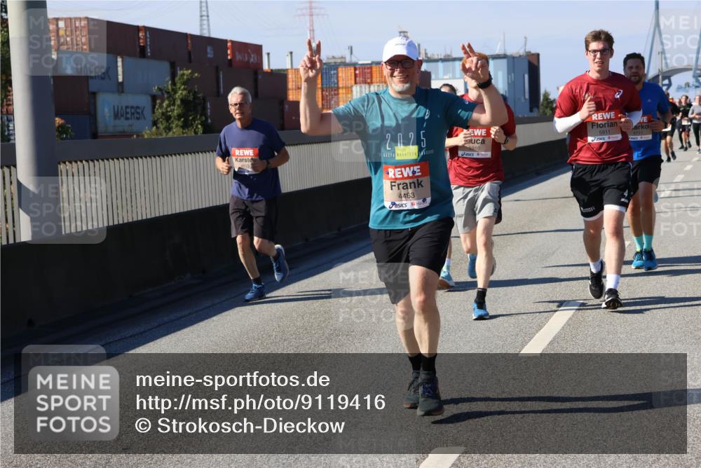 03.10.2025 - Köhlbrandbrückenlauf Strokosch-Dieckow http://msf.ph/oto/9119416 03.10.2025 12:56:56 Position 3 2025, 5910, 4463, 5911, 4711 meine-sportfotos.de