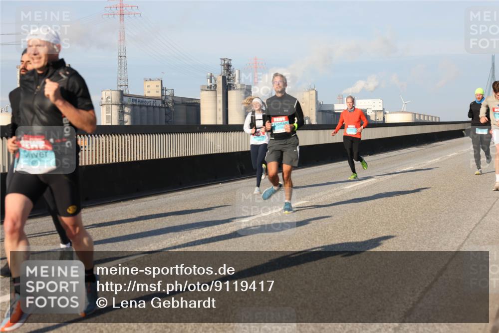 03.10.2025 - Köhlbrandbrückenlauf Lena Gebhardt http://msf.ph/oto/9119417 03.10.2025 09:45:19 Position 2  meine-sportfotos.de
