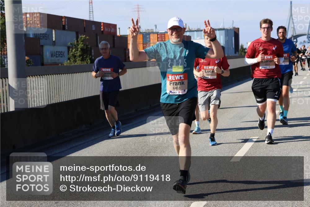03.10.2025 - Köhlbrandbrückenlauf Strokosch-Dieckow http://msf.ph/oto/9119418 03.10.2025 12:56:56 Position 3 4513, 2025, 39, 4463, 5910, 5911 meine-sportfotos.de