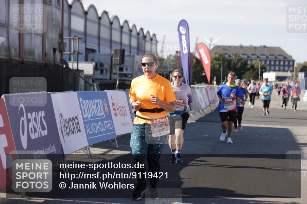 03.10.2025 - Köhlbrandbrückenlauf Jannik Wohlers http://msf.ph/oto/9119421 03.10.2025 13:35:03 Ziel 5427, 5557, 5604, 6265, 6434 meine-sportfotos.de