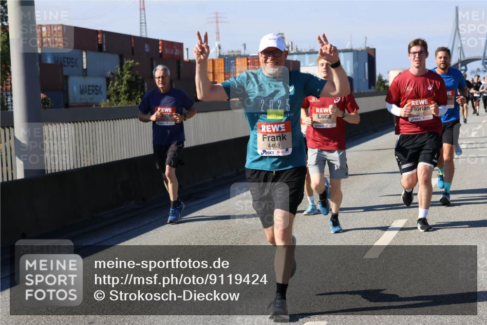 03.10.2025 - Köhlbrandbrückenlauf Strokosch-Dieckow http://msf.ph/oto/9119424 03.10.2025 12:56:56 Position 3 2025, 4463, 5910, 5911 meine-sportfotos.de