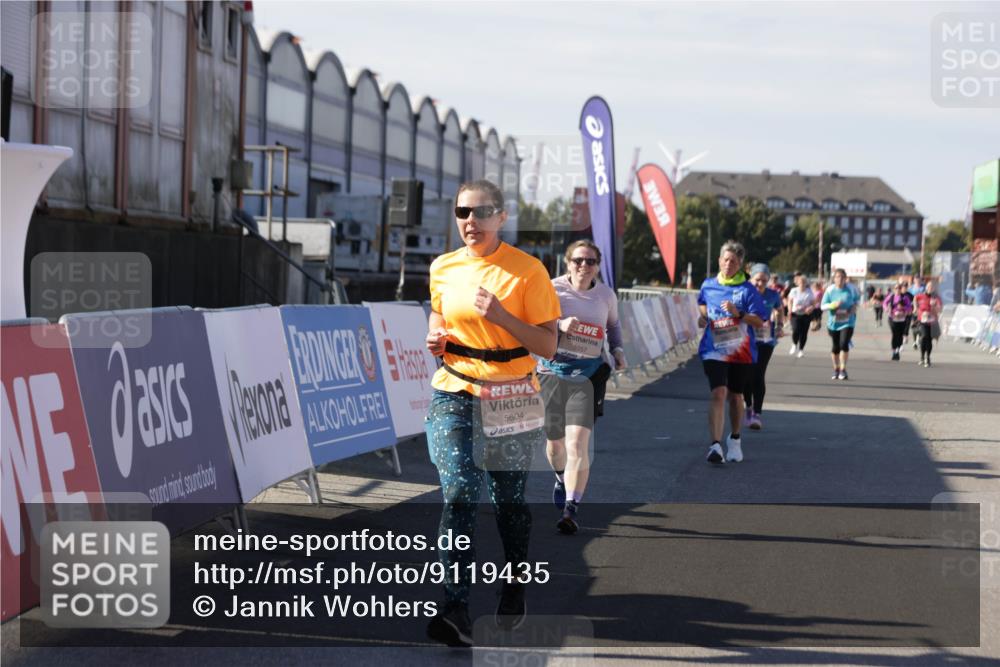03.10.2025 - Köhlbrandbrückenlauf Jannik Wohlers http://msf.ph/oto/9119435 03.10.2025 13:35:03 Ziel 5427, 5557, 5604, 6265, 6434 meine-sportfotos.de