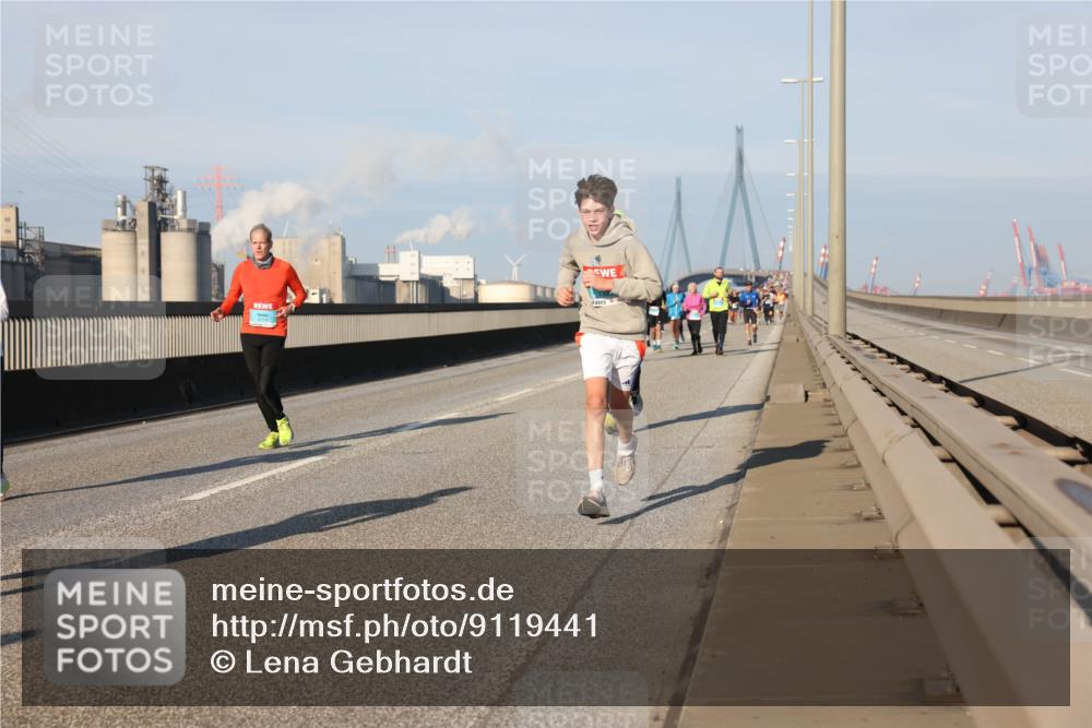 03.10.2025 - Köhlbrandbrückenlauf Lena Gebhardt http://msf.ph/oto/9119441 03.10.2025 09:45:20 Position 2  meine-sportfotos.de