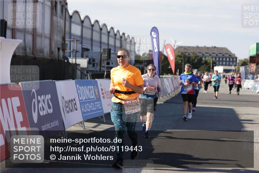 03.10.2025 - Köhlbrandbrückenlauf Jannik Wohlers http://msf.ph/oto/9119443 03.10.2025 13:35:03 Ziel 5427, 5557, 5604, 6265, 6434 meine-sportfotos.de