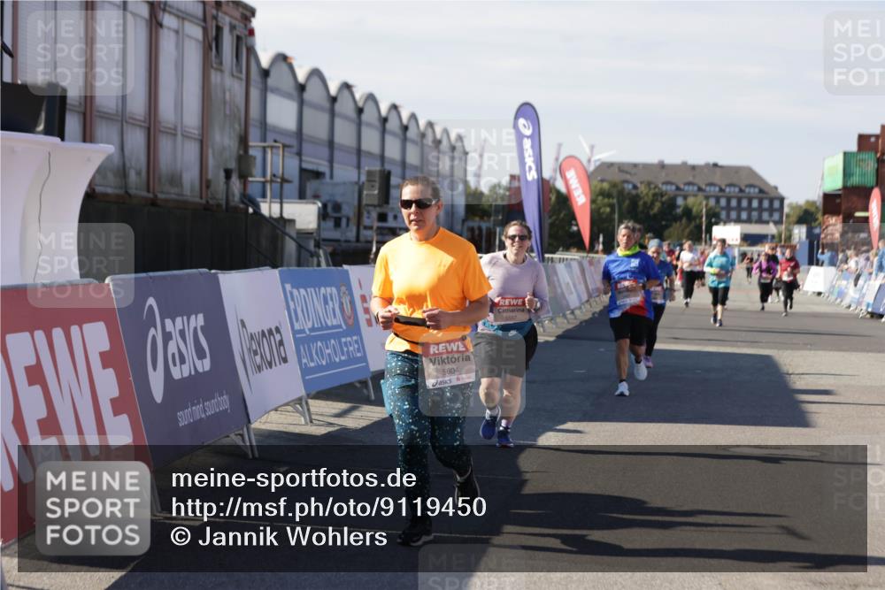 03.10.2025 - Köhlbrandbrückenlauf Jannik Wohlers http://msf.ph/oto/9119450 03.10.2025 13:35:03 Ziel 5427, 5557, 5604, 6265, 6434 meine-sportfotos.de