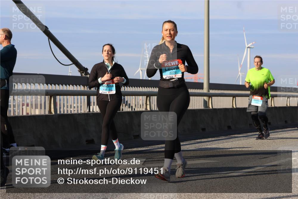 03.10.2025 - Köhlbrandbrückenlauf Strokosch-Dieckow http://msf.ph/oto/9119451 03.10.2025 09:53:21 Position 2 1614, 2270 meine-sportfotos.de