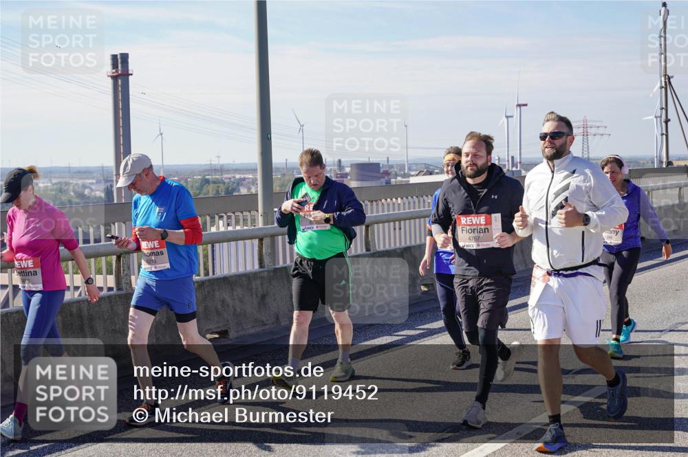 03.10.2025 - Köhlbrandbrückenlauf Michael Burmester http://msf.ph/oto/9119452 03.10.2025 13:00:47 Position 2 6215, 4767, 5346 meine-sportfotos.de