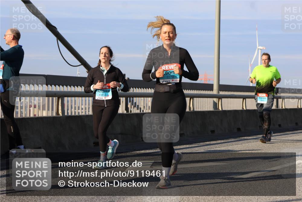 03.10.2025 - Köhlbrandbrückenlauf Strokosch-Dieckow http://msf.ph/oto/9119461 03.10.2025 09:53:21 Position 2 1614, 2270, 1995 meine-sportfotos.de