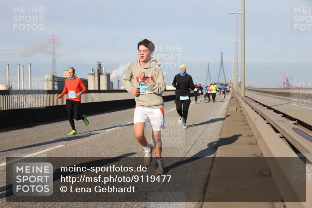 03.10.2025 - Köhlbrandbrückenlauf Lena Gebhardt http://msf.ph/oto/9119477 03.10.2025 09:45:22 Position 2 1396 meine-sportfotos.de