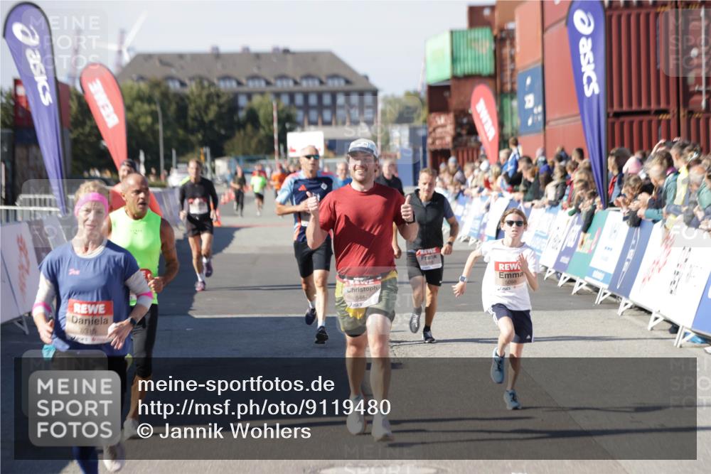 03.10.2025 - Köhlbrandbrückenlauf Jannik Wohlers http://msf.ph/oto/9119480 03.10.2025 13:03:54 Ziel 4127, 4322, 4349, 5098, 5414, 5447, 5950, 6315, 6341, 6392, 6706 meine-sportfotos.de