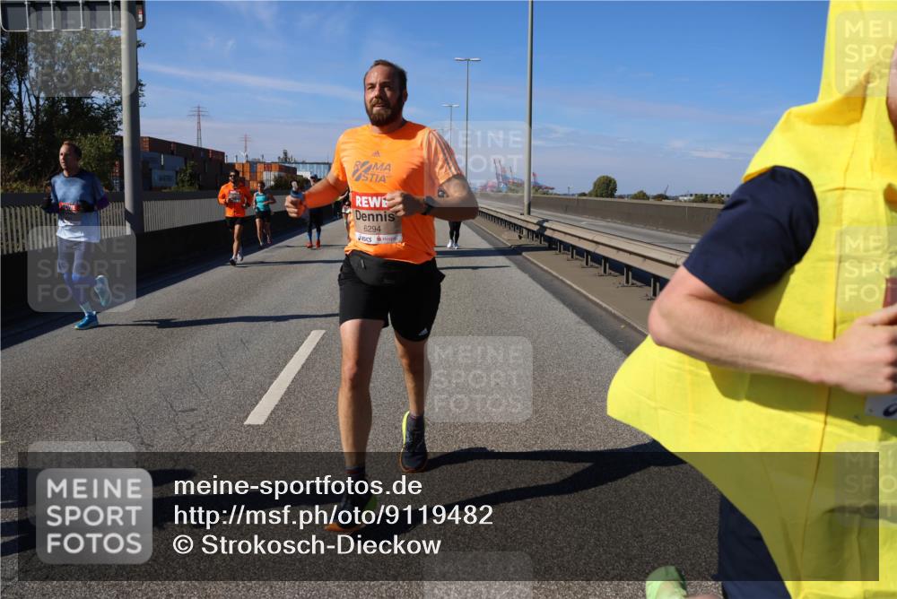 03.10.2025 - Köhlbrandbrückenlauf Strokosch-Dieckow http://msf.ph/oto/9119482 03.10.2025 12:57:00 Position 3 6294 meine-sportfotos.de