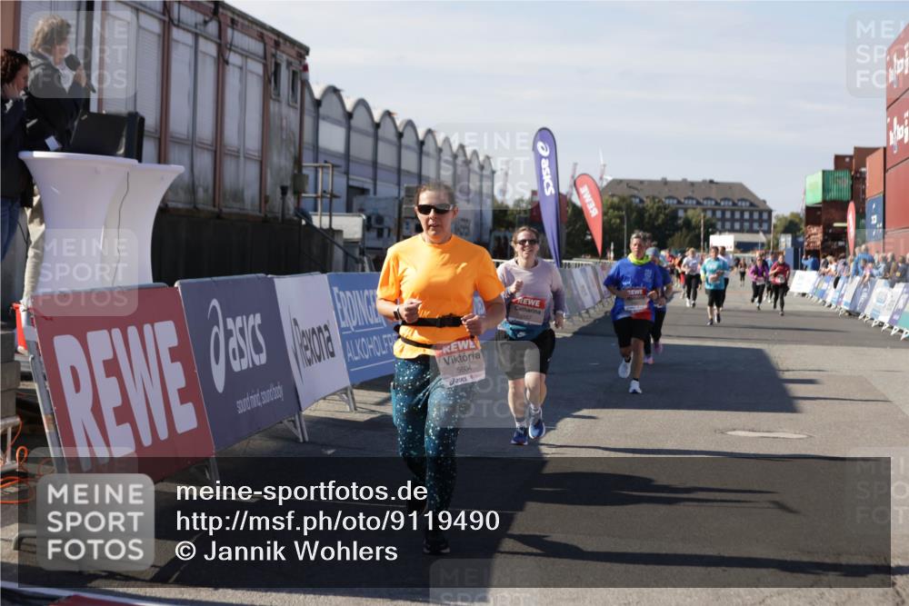 03.10.2025 - Köhlbrandbrückenlauf Jannik Wohlers http://msf.ph/oto/9119490 03.10.2025 13:35:04 Ziel 5427, 5557, 5604, 6265, 6434 meine-sportfotos.de