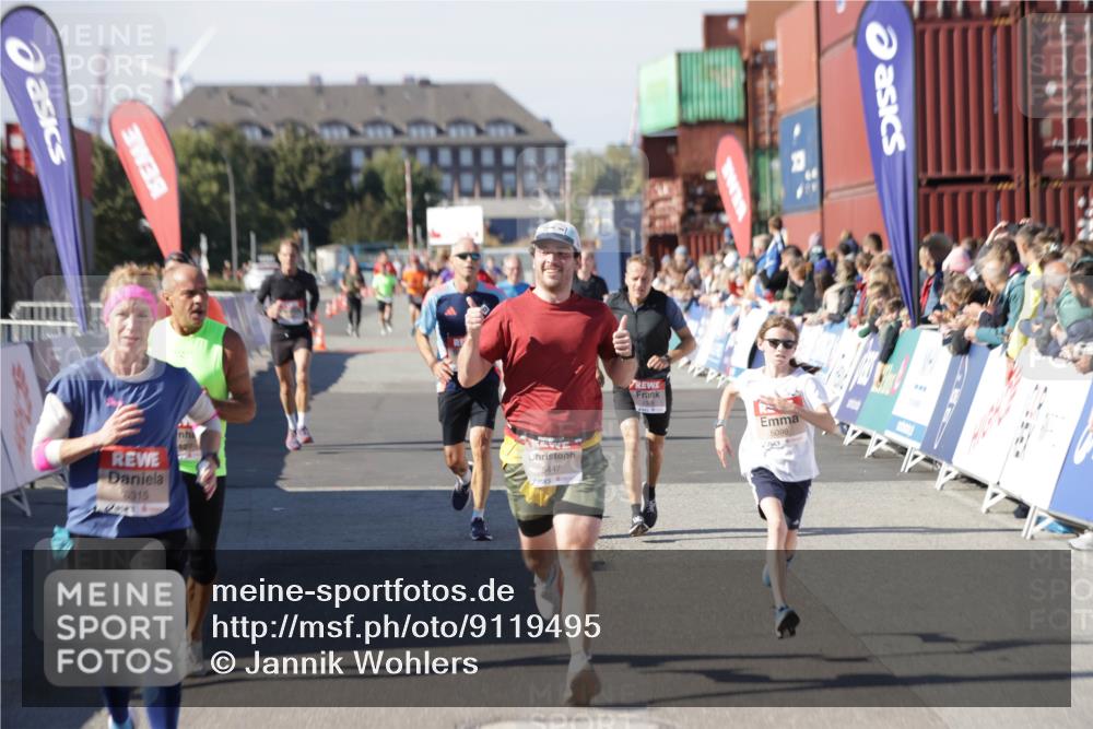 03.10.2025 - Köhlbrandbrückenlauf Jannik Wohlers http://msf.ph/oto/9119495 03.10.2025 13:03:54 Ziel 4127, 4322, 4349, 5098, 5414, 5447, 5950, 6315, 6341, 6392, 6706 meine-sportfotos.de